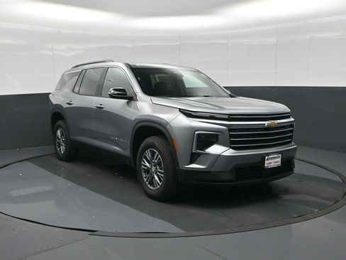 New 2026 Chevrolet Traverse LT AWD/4WD image 2