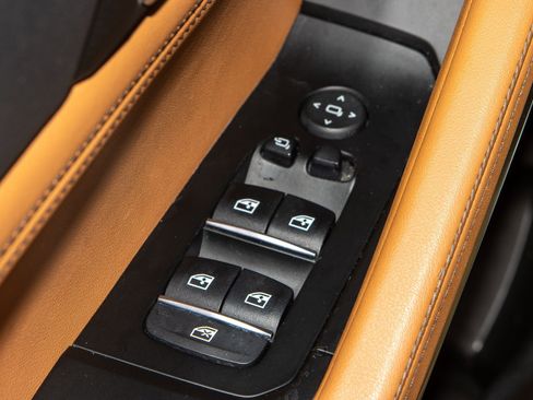 Used 2023 BMW X6 xDrive40i w/ M Sport Package image 27