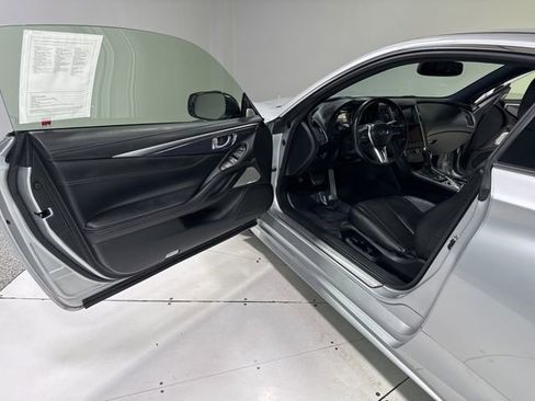 Used 2017 INFINITI Q60 Red Sport 400 image 10