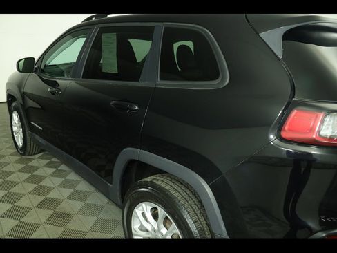 Used 2022 Jeep Cherokee Latitude Lux w/ Sun & Sound Group AWD/4WD image 17