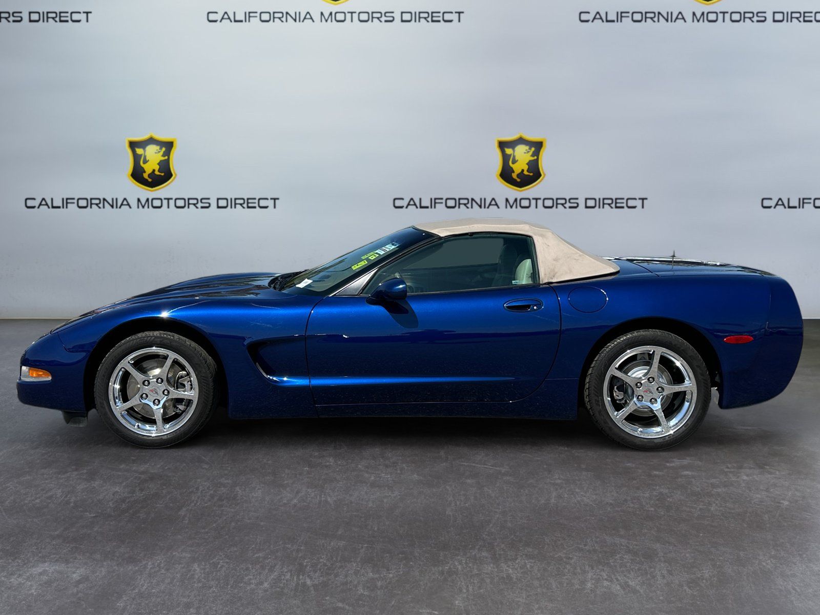 Used 2004 Chevrolet Corvette Convertible w/ Preferred Equipment Group RWD image 2