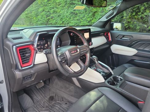 Used 2024 GMC Canyon AT4X AWD/4WD image 17