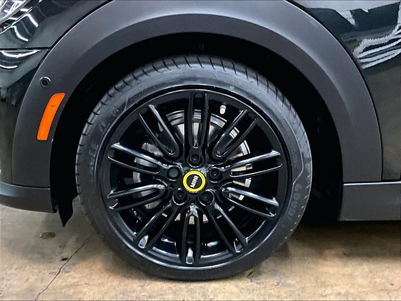 Used 2024 MINI Cooper SE FWD image 13