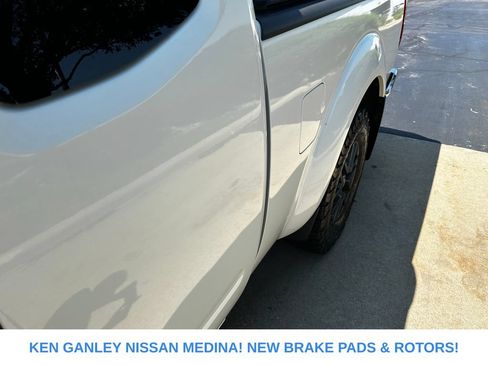 Used 2018 Nissan Frontier SV w/ Value Truck Package AWD/4WD image 10