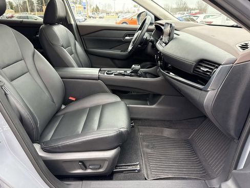 Used 2023 Nissan Rogue SL w/ SL Premium Package image 25