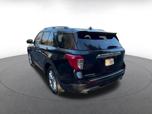 Used 2024 Ford Explorer Limited image 11