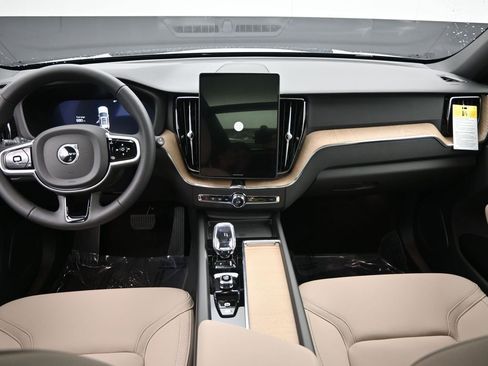 New 2026 Volvo XC60 B5 Plus w/ Protection Package Premier image 19