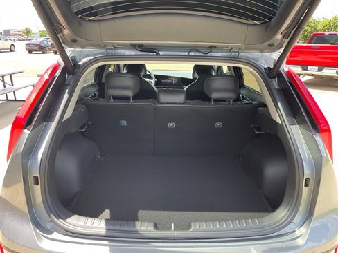 New 2026 Kia Niro EX FWD image 14