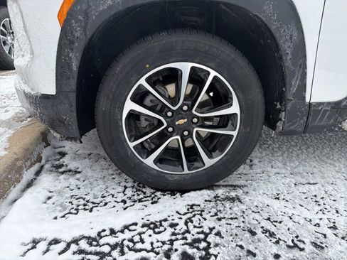 Used 2025 Chevrolet TrailBlazer LT image 4