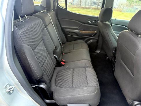 Used 2018 GMC Acadia SLE image 33