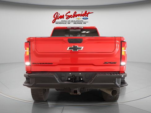 Used 2024 Chevrolet Silverado 2500 ZR2 AWD/4WD image 5