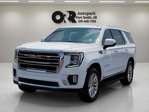 Used 2023 GMC Yukon SLT RWD image 2