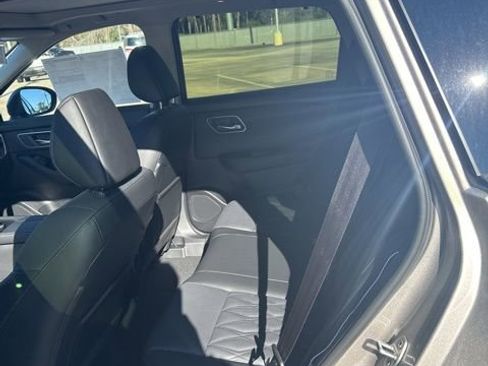 New 2026 Nissan Rogue Platinum image 10