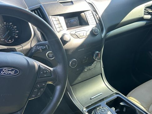 Used 2019 Ford Edge SE image 19