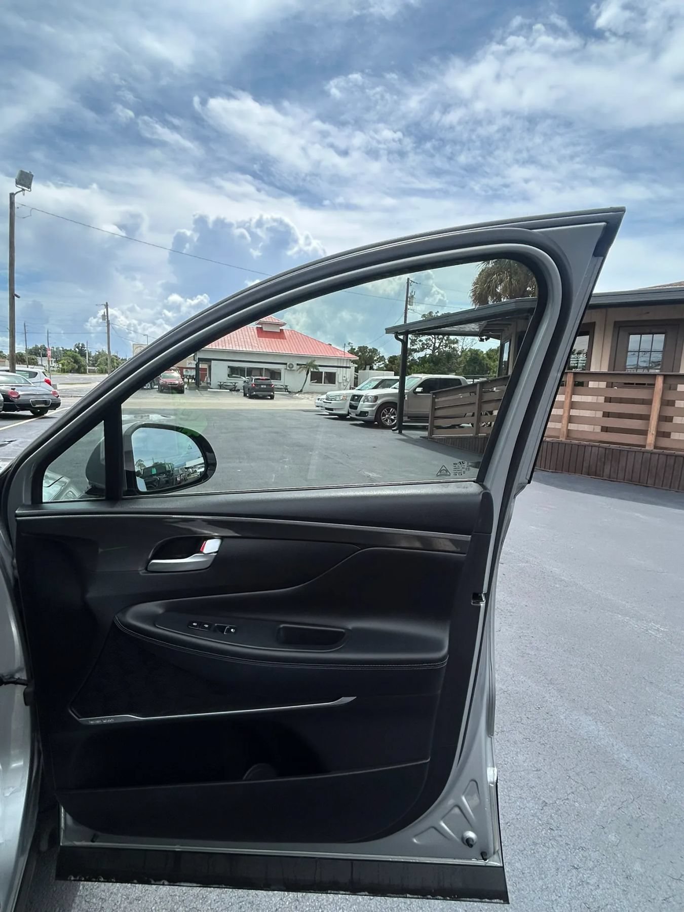 Used 2021 Hyundai Santa Fe SEL w/ Convenience + Premium Package FWD image 17