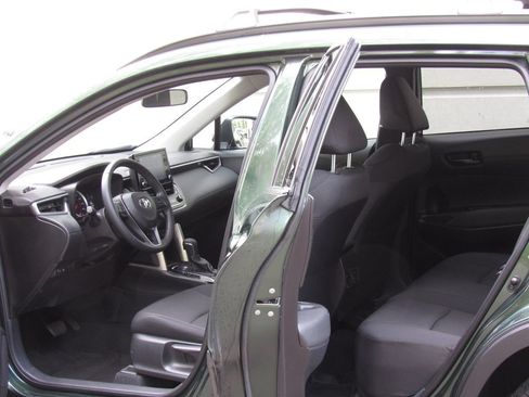 Used 2022 Toyota Corolla Cross LE w/ Moonroof Package AWD/4WD image 12