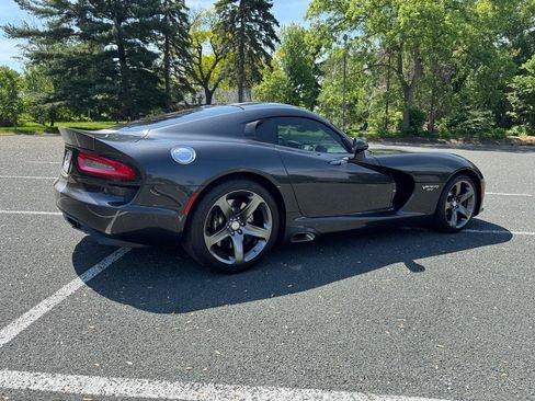 Used 2017 Dodge Viper GTC w/ GTS Interior Package RWD image 9