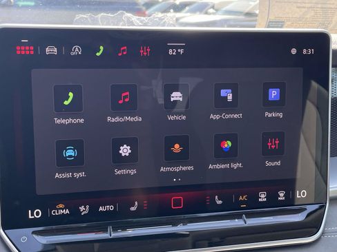 New 2026 Volkswagen Tiguan SE FWD image 24