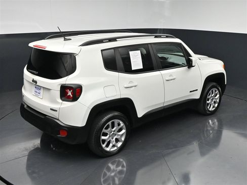 Used 2017 Jeep Renegade Latitude AWD/4WD image 25