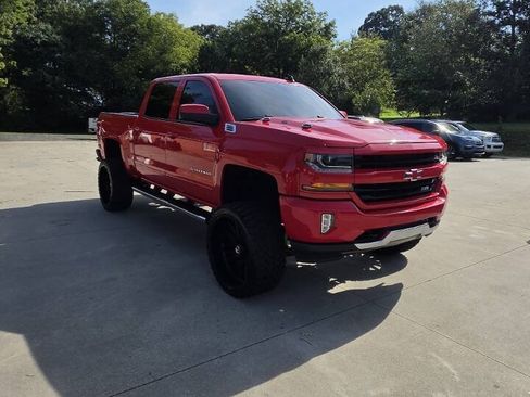 Used 2018 Chevrolet Silverado 1500 LT w/ All Star Edition AWD/4WD image 7
