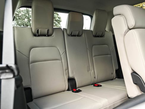 New 2025 Nissan Pathfinder SL image 12