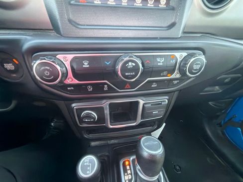 Used 2022 Jeep Gladiator Sport AWD/4WD image 33