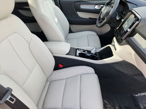 New 2026 Volvo XC40 B5 Plus w/ Protection Package Premier image 4