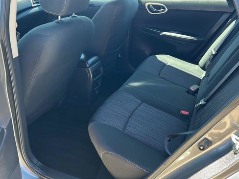 Used 2019 Nissan Sentra SV FWD image 3