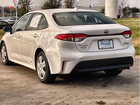 Used 2023 Toyota Corolla LE image 6