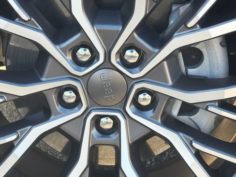 New 2025 Jeep Grand Cherokee L Summit image 11