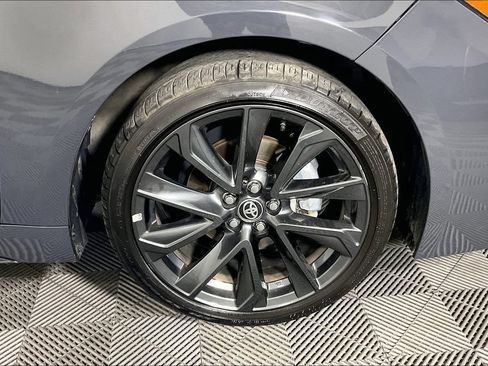 Used 2025 Toyota Corolla SE w/ Convenience Package FWD image 12