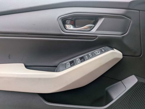 Used 2025 Honda Accord SE image 27