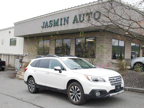 Used 2016 Subaru Outback 2.5i Limited AWD/4WD image 10