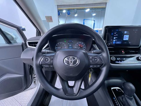Used 2025 Toyota Corolla LE FWD image 15