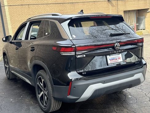 New 2026 Volkswagen Tiguan SE image 12