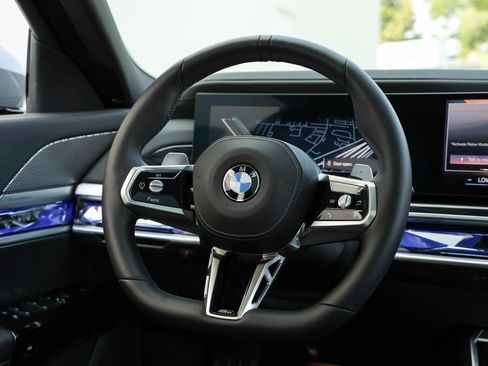 Used 2026 BMW 740i xDrive AWD/4WD image 32