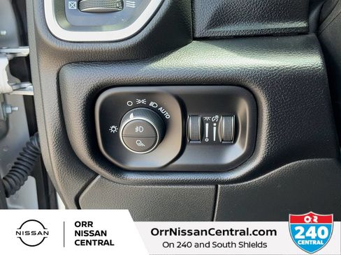 Used 2026 RAM 2500 Laramie AWD/4WD image 18