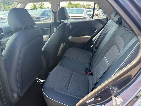Certified 2025 Hyundai Venue Limited FWD image 19