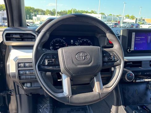 Used 2024 Toyota Tacoma TRD Off-Road AWD/4WD image 30