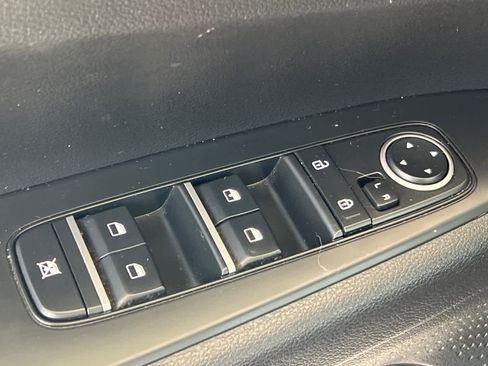 Used 2023 Kia Forte LXS image 13