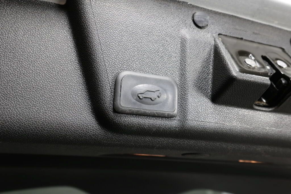 Used 2014 Buick Enclave Leather AWD/4WD image 19