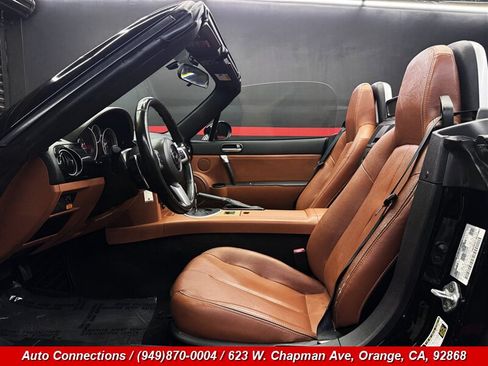 Used 2006 MAZDA MX-5 Miata Grand Touring RWD image 6