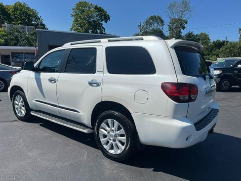 Used 2018 Toyota Sequoia Platinum AWD/4WD image 4