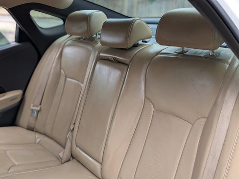 Used 2013 Hyundai Azera w/ Technology Pkg FWD image 16