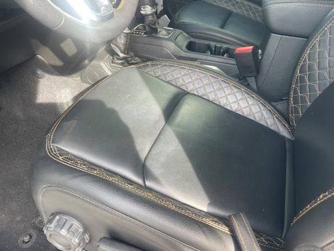 Used 2022 Jeep Wrangler Unlimited Sahara image 11