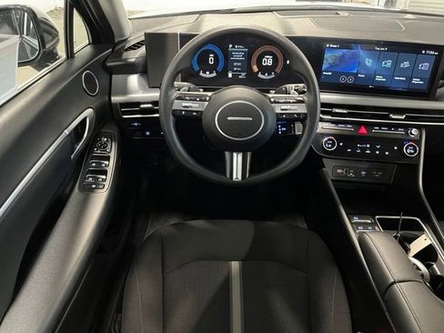 Used 2025 Hyundai Sonata SEL AWD/4WD image 17