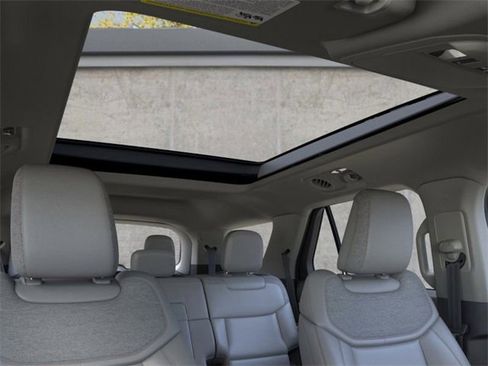 New 2026 Ford Explorer Active image 22