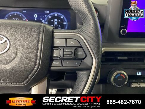 Used 2025 Toyota Tacoma TRD Sport AWD/4WD image 15