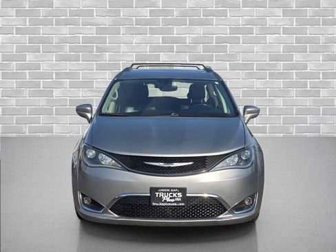 Used 2019 Chrysler Pacifica Touring-L FWD image 8