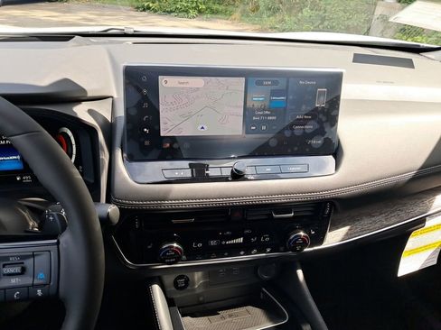 New 2026 Nissan Rogue Platinum w/ Platinum Premium Package image 18